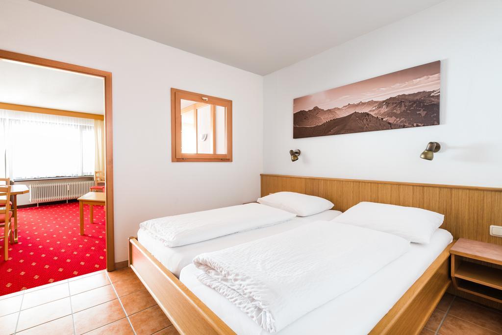 Aparthotel Kleinwalsertal มิทเทลแบร์ก ภายนอก รูปภาพ