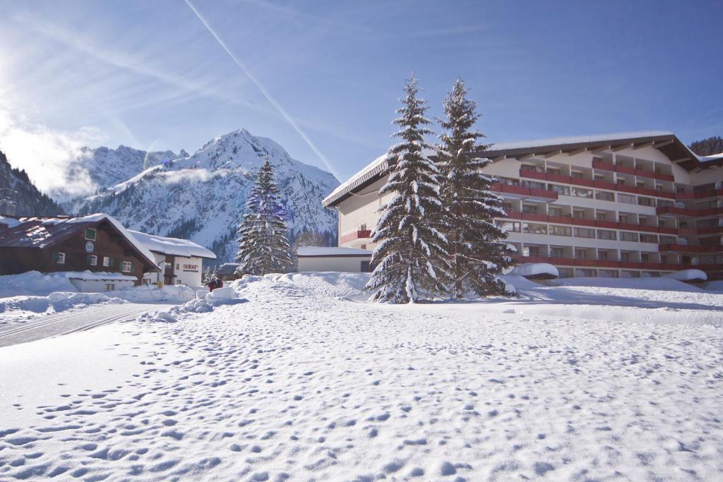 Aparthotel Kleinwalsertal มิทเทลแบร์ก ภายนอก รูปภาพ